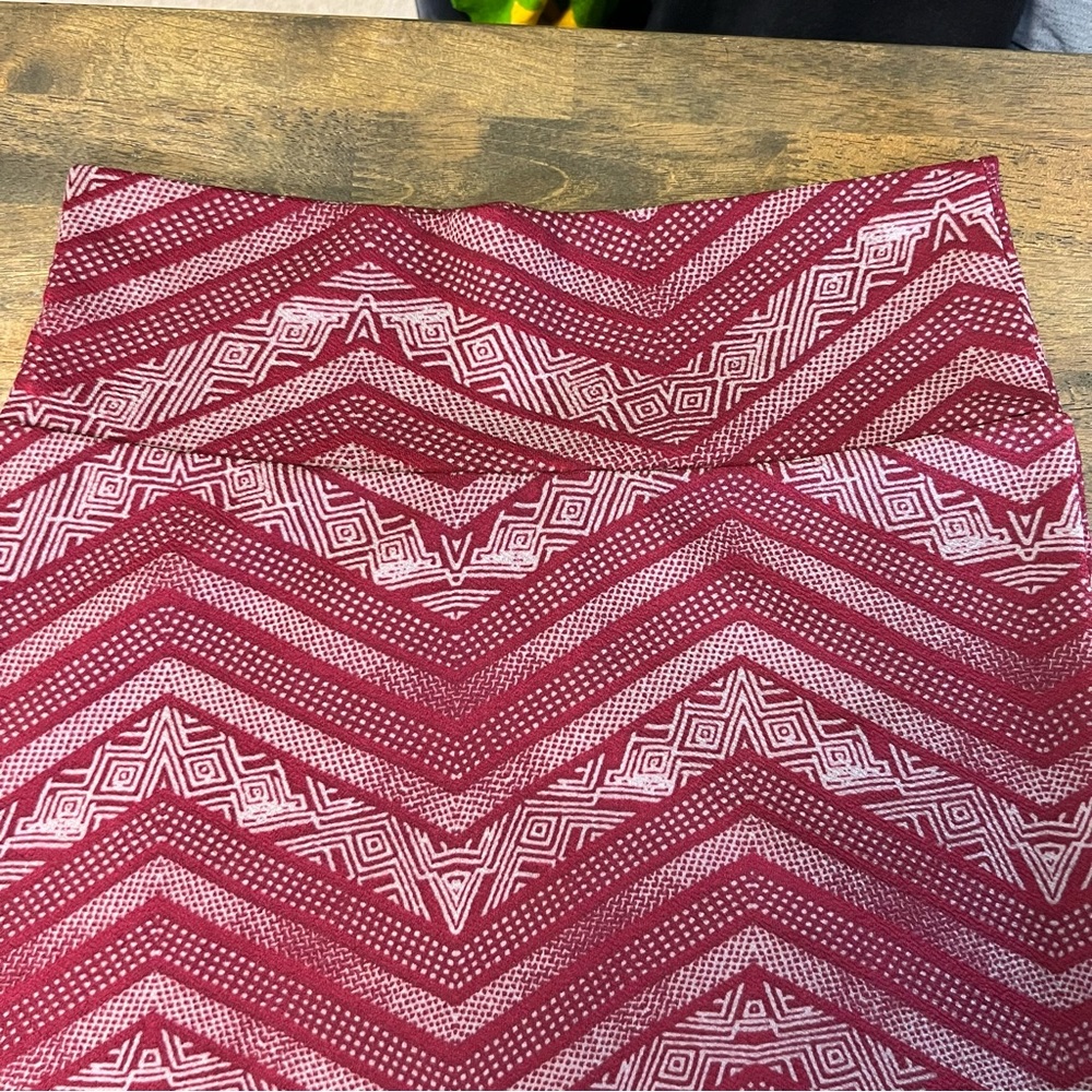 LulaRoe Cassie pencil skirt - Picture 2 of 4